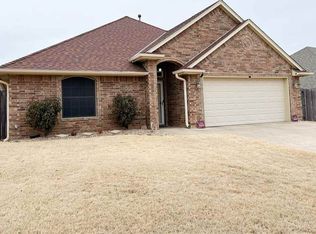 2211 SW 54th St, Lawton, OK 73505