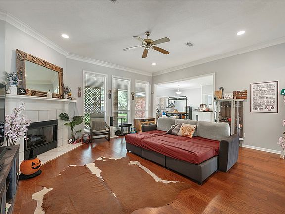 4th image of 1524 Concord Cir