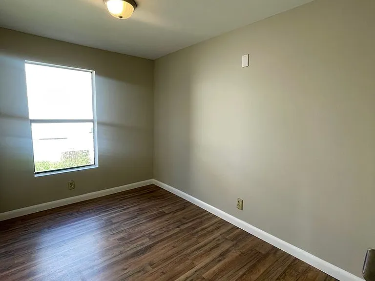 100 Mastin Lake Way NE — Photo 7