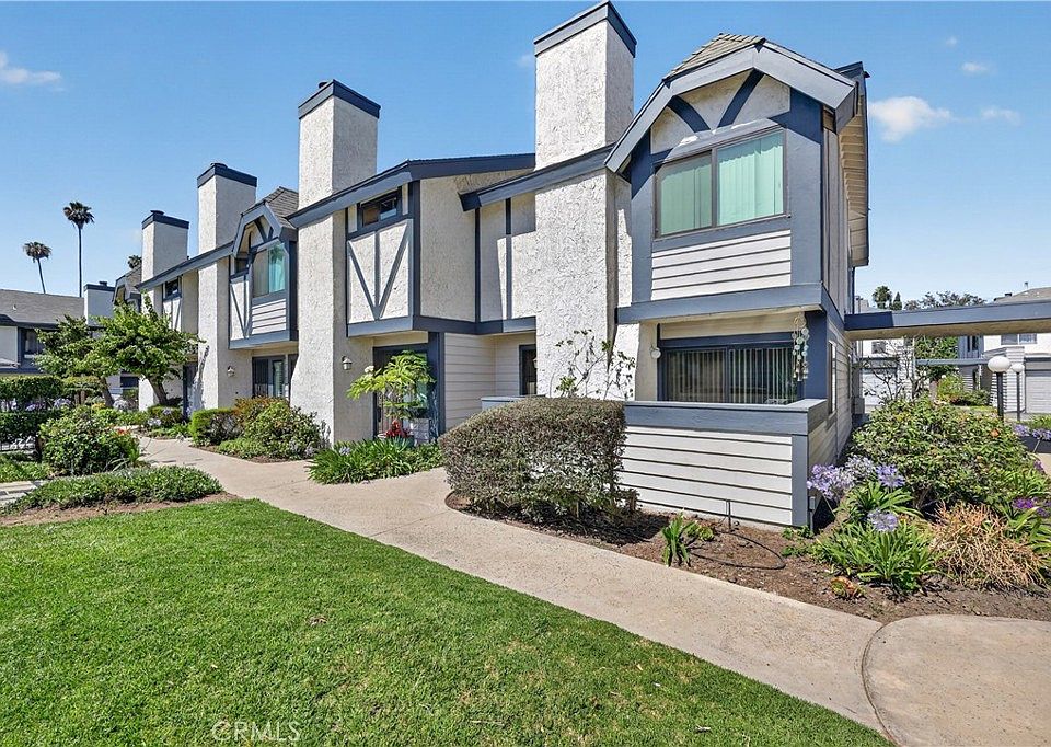 1st image of 19231 Sherman Way Unit 27