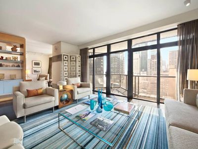 100 United Nations Plz, New York, NY, 10017