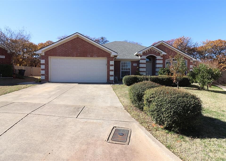 1st image of 7700 Briarstone Ct