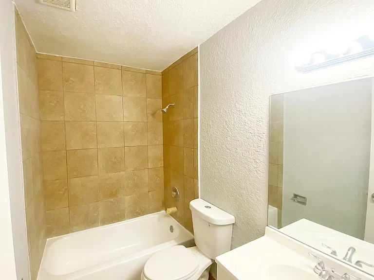 4423 Treehouse Ln #21G — Photo 2
