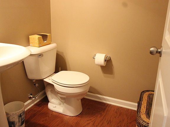 4th image of 1219 Stockwell Dr