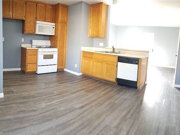 3rd image of 1365 Crafton Ave APT 2088