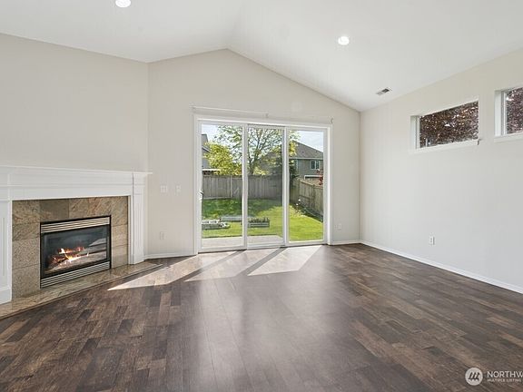 5th image of 28525 70th Drive NW