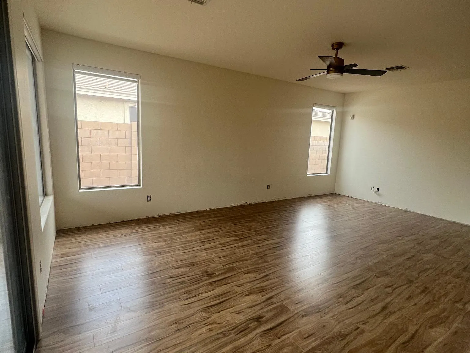 3310 E Hampton Ln — Photo 4