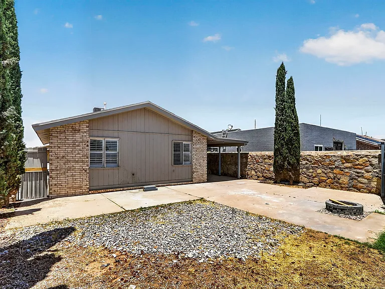 9128 Bur Oak Cir — Photo 28