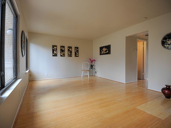 4th image of 2466 Glengyle Dr #229