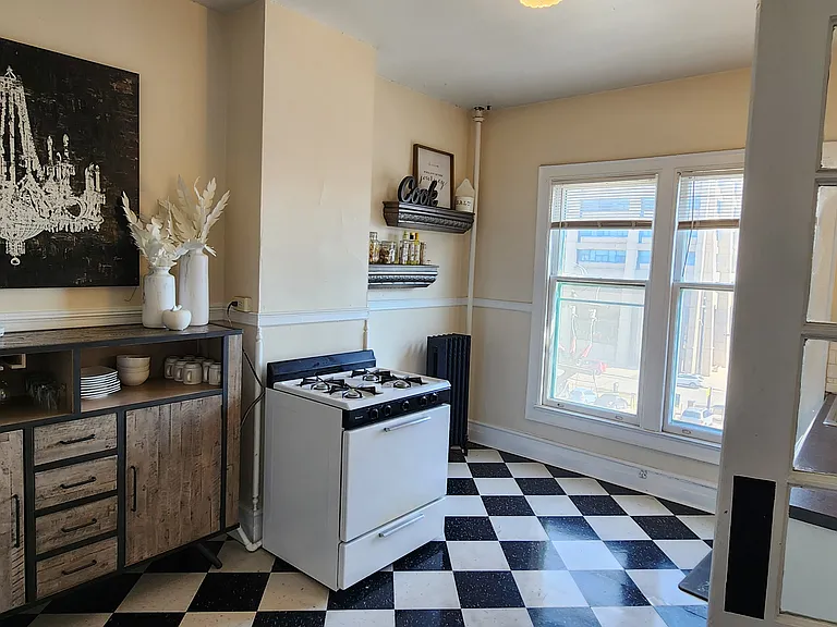 St. James Court Historic Apartments — Photo 17