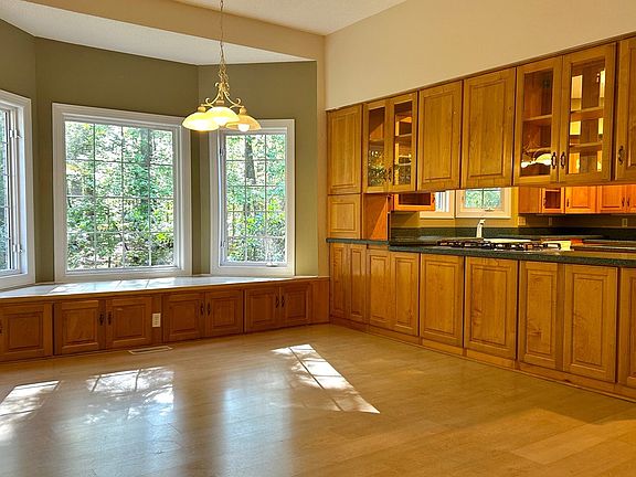 4th image of 208 Pucketts Pointe Rd
