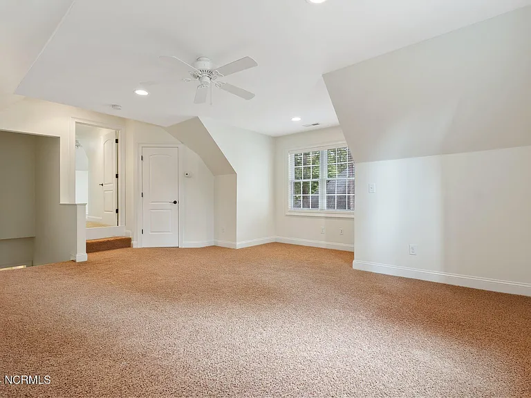 108 Hammerstone Cir — Photo 33