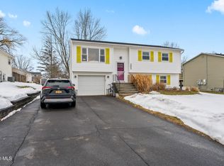 203 Deerfield Ct, Voorheesville, NY 12186