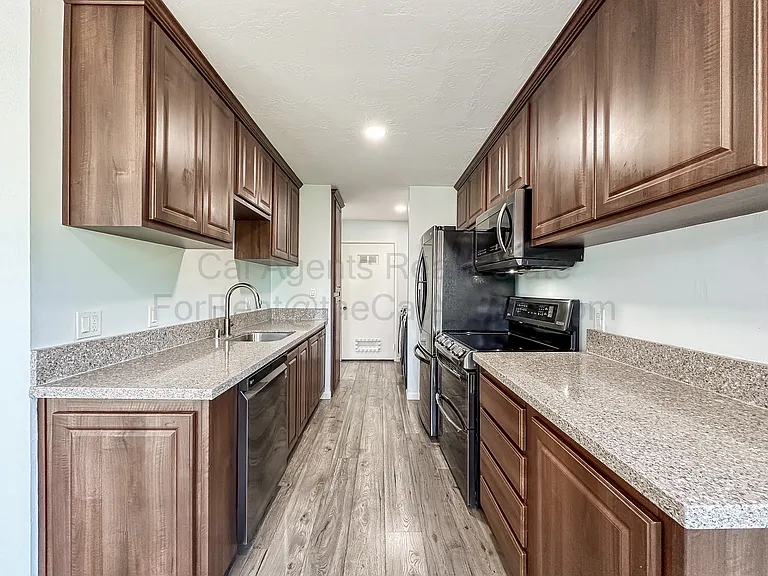 2306 D St — Photo 3