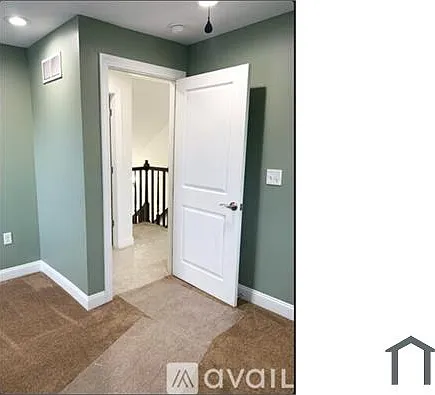 722 S 40th St — Photo 24