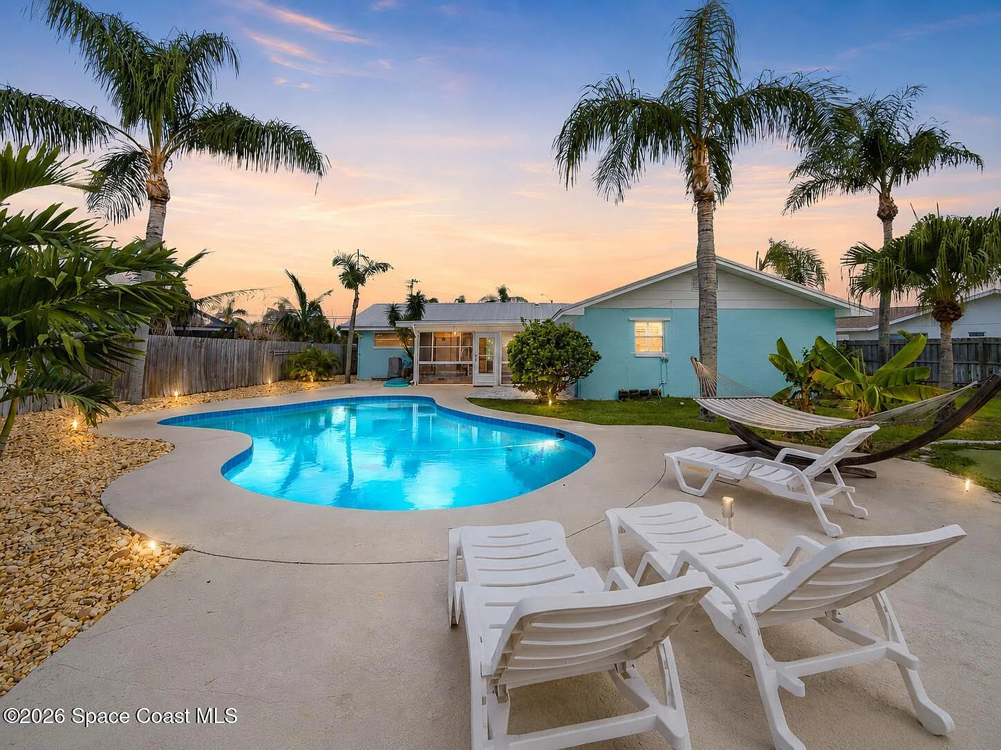 3 bed, 3.0 bath, 2132 sqft, $3,950 — Photo 2