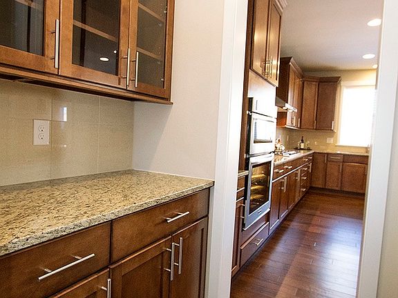 3rd image of 34116 SE Mahonia St