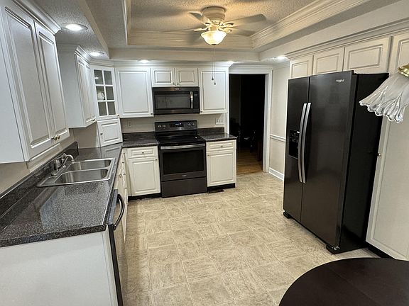 3rd image of 43 Evelyn Dr