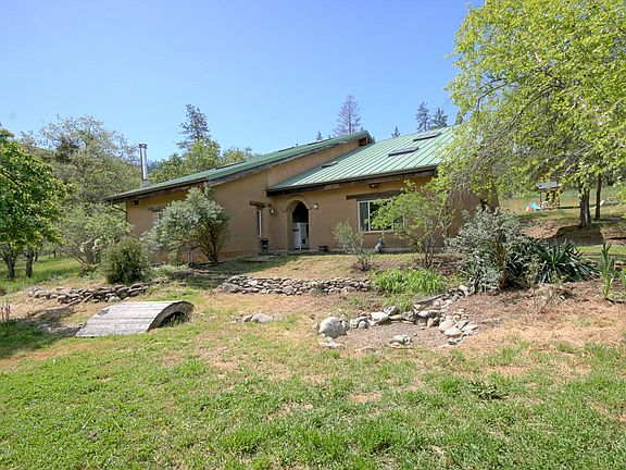 4th image of 8150 Upper Applegate Rd