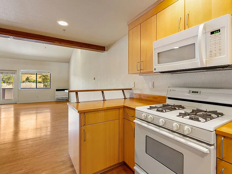 2074-2078 Parker Street - Residential — Photo 10