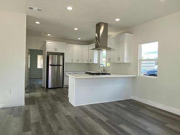 3rd image of 1755 Leafdale Ave