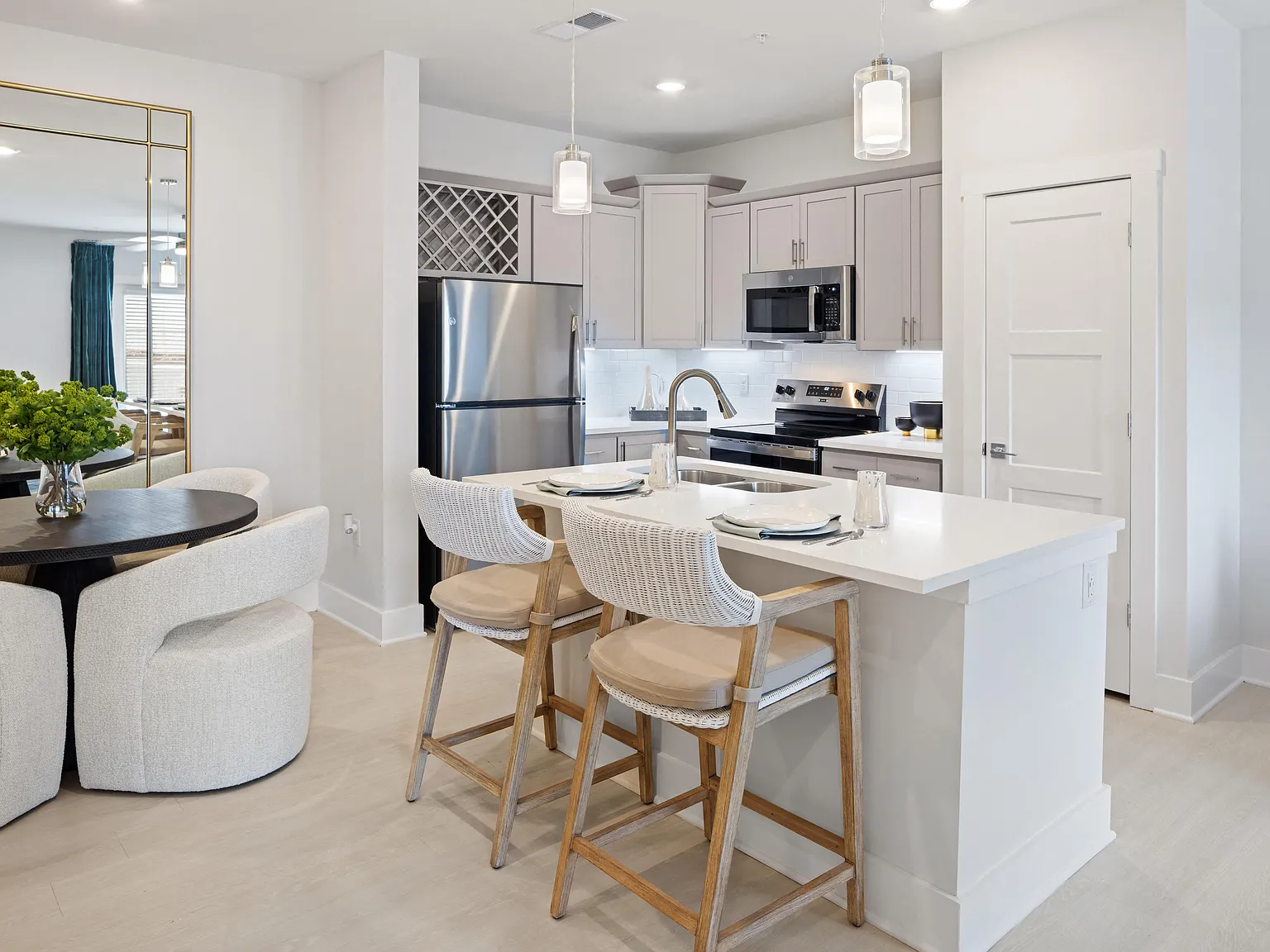 Parker Apartments — Photo 4