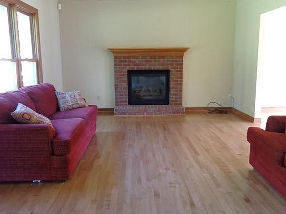 4th image of 1911 Pierce Bluffs Dr
