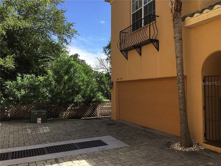 2902 Hansen Manor Ln — Photo 5