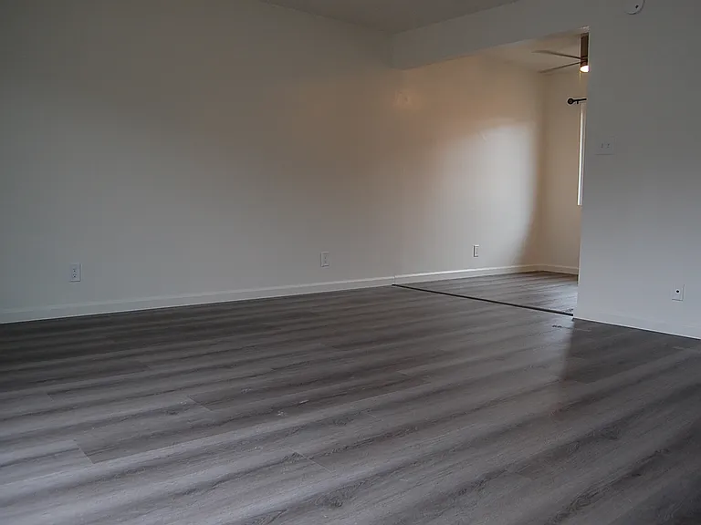 2212 College Ave #6 — Photo 11