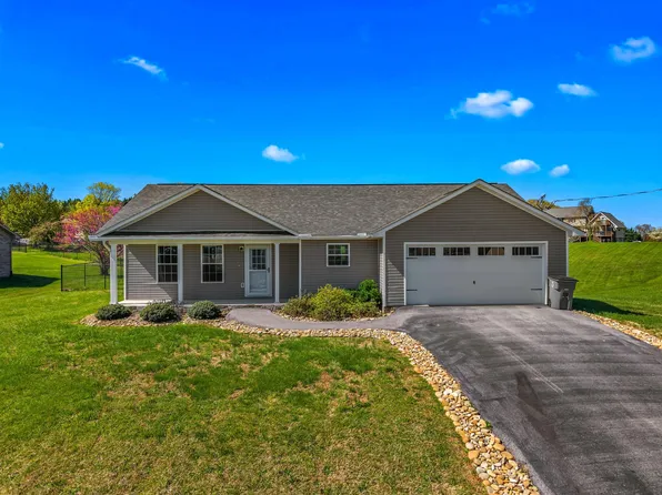 2807 Scenic Lake Cir, Morristown, TN 37814