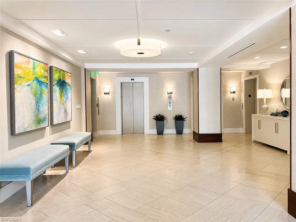 2 bed, 2.0 bath, 1733 sqft, $10,000 — Photo 2