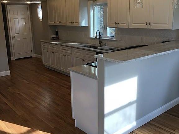 4th image of 9 Fernwood Ave