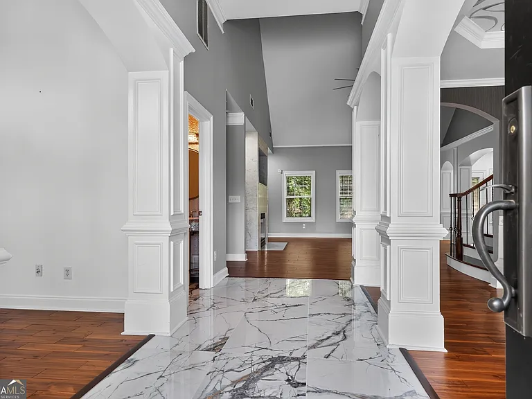 5428 Spelman Dr SW — Photo 2