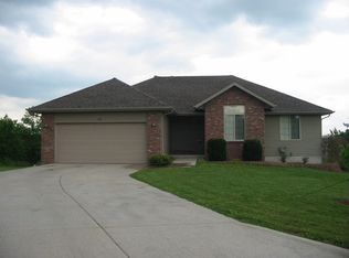 900 Huckleberry Ct, Nixa, MO 65714