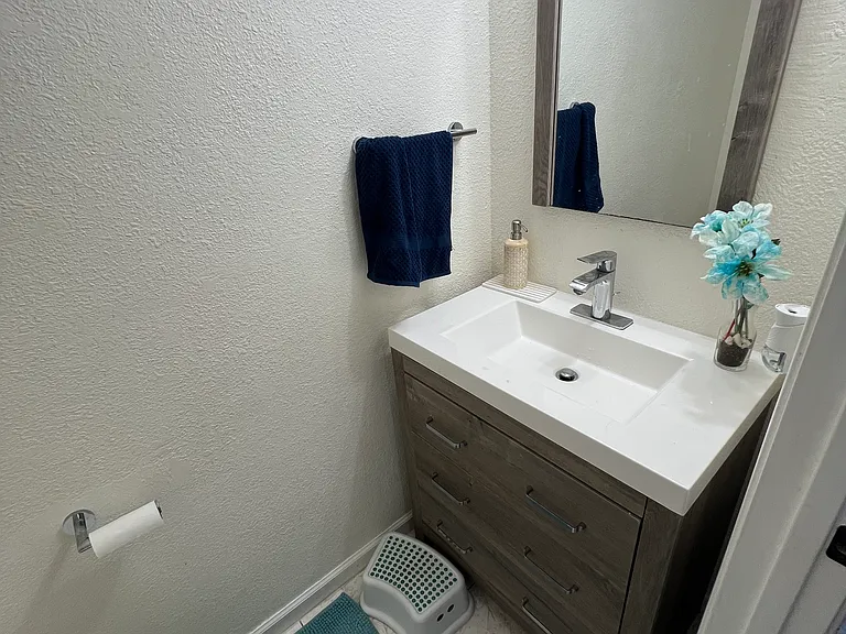 3706 Oxford Cmn — Photo 33