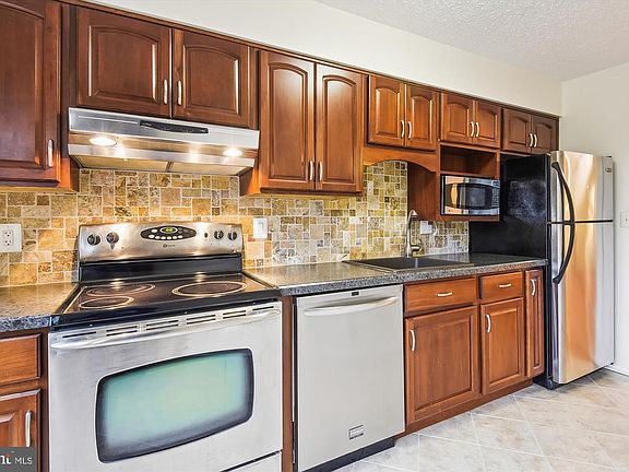 2nd image of 1600 N Oak St APT 703