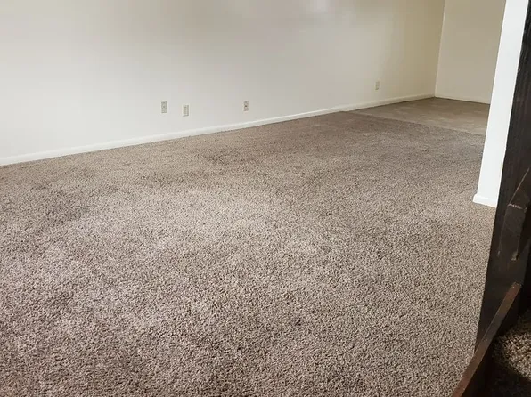 1440 Fir Avenue, 1440 Fir Ave #1440F-A05, Crete, NE 68333