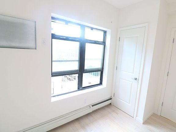 5th image of 127 Graham Ave #2R1