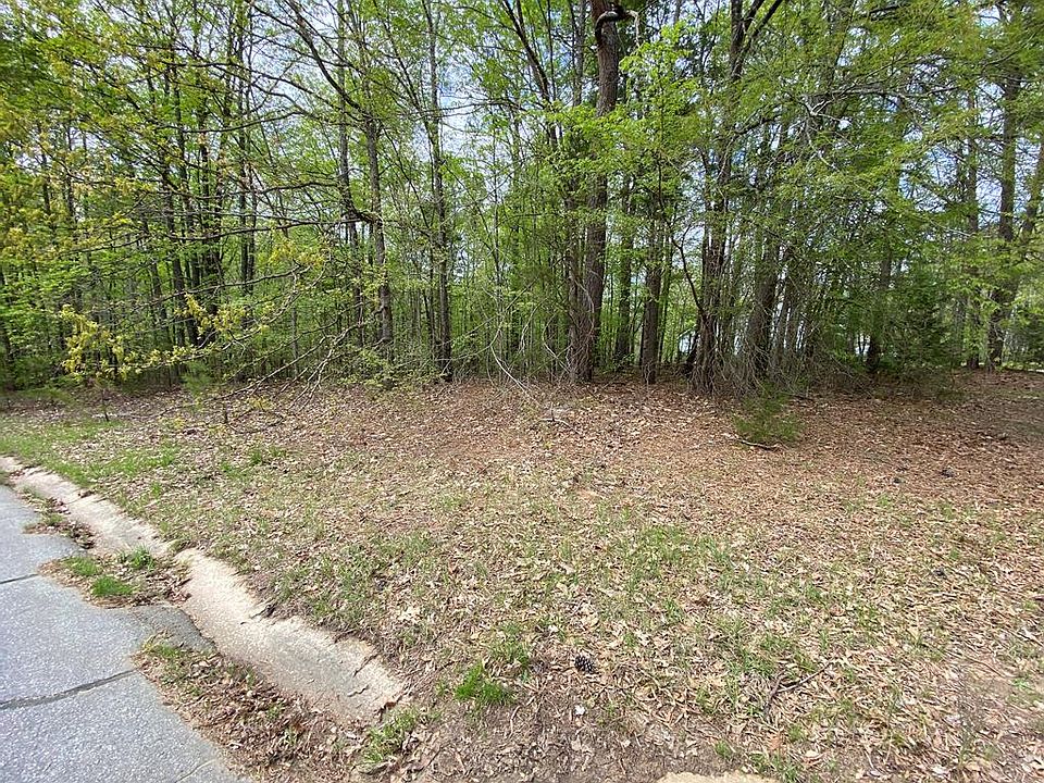 2nd image of 402 Locksley Dr