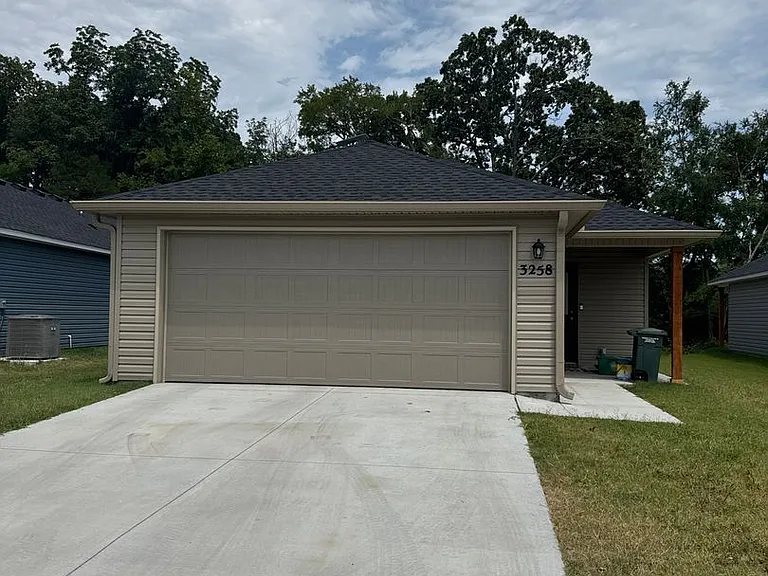 3258 S Bayou Aly — Photo 1