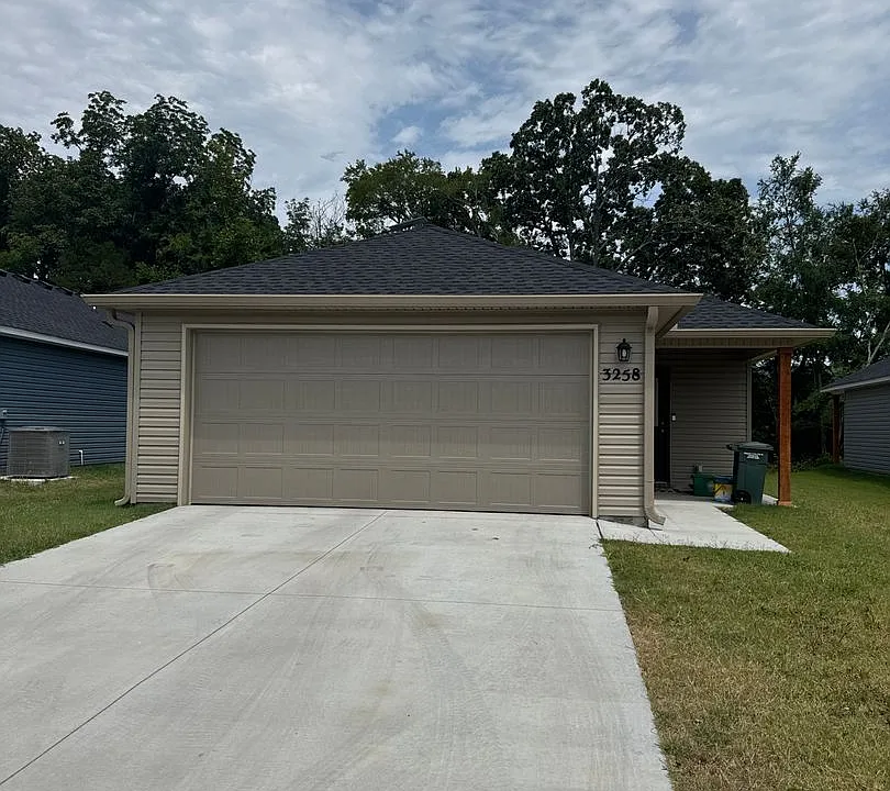 3258 S Bayou Aly