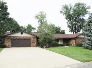 302 Dana Dr, Collinsville, IL 62234