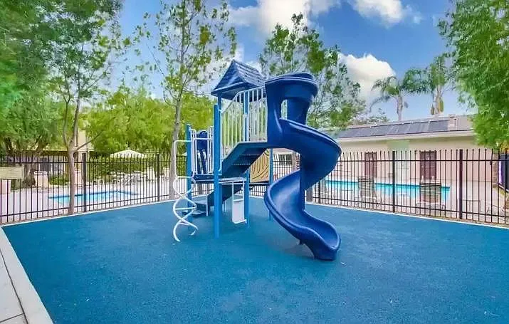 9728 Marilla Dr — Photo 4