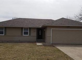 5413 SW 11th St, Topeka, KS 66604