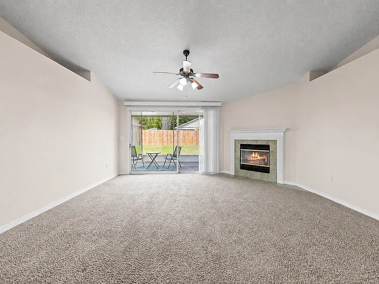 275 Limestone Cir — Photo 13