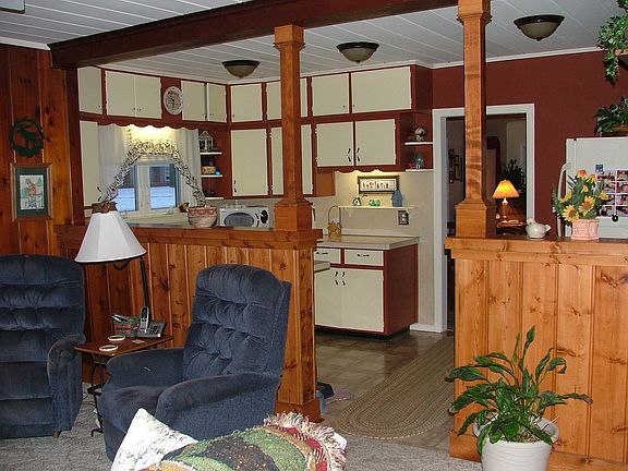 Den/Kitchen
