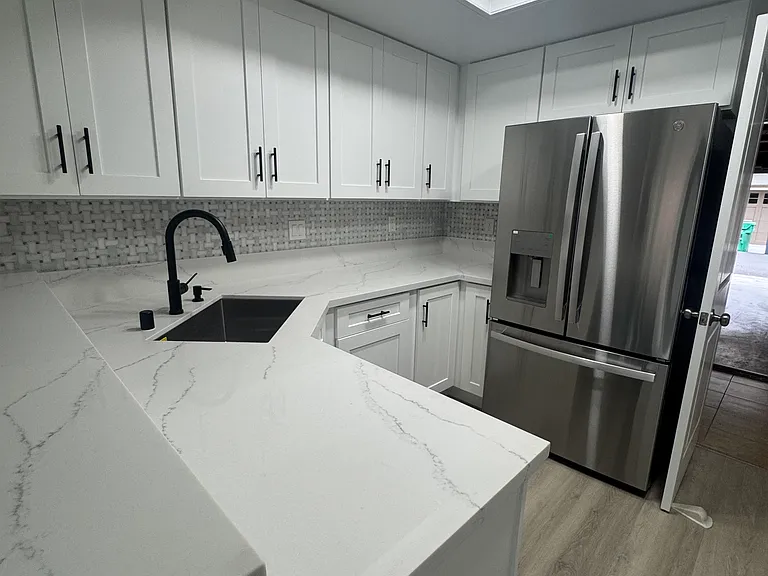 88 Stanford Ct — Photo 3
