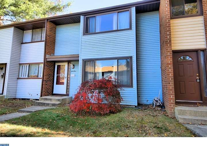 1st image of 69 Bennington Dr