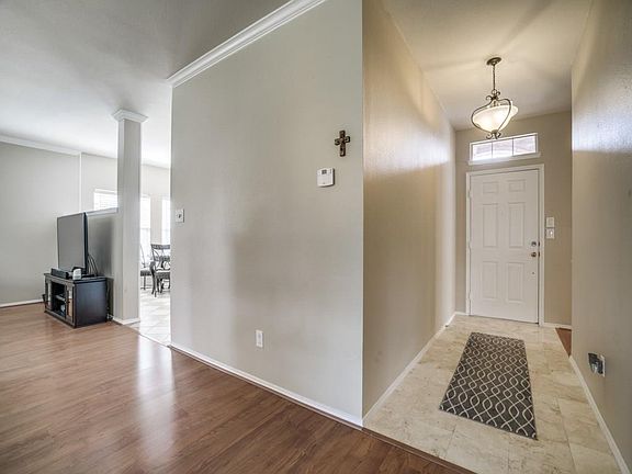 3rd image of 2604 Timberline Dr