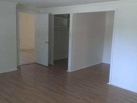 4th image of 1408 E Louise Ave
